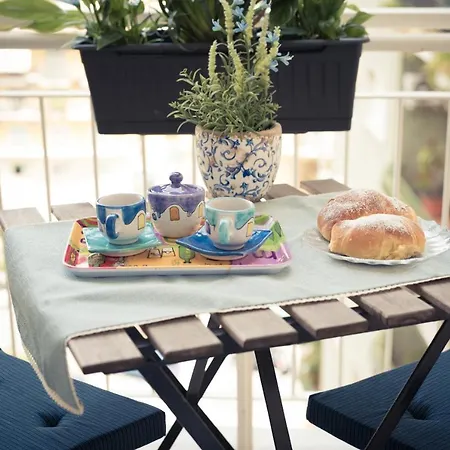 Toma La Luna Bed & Breakfast 3*