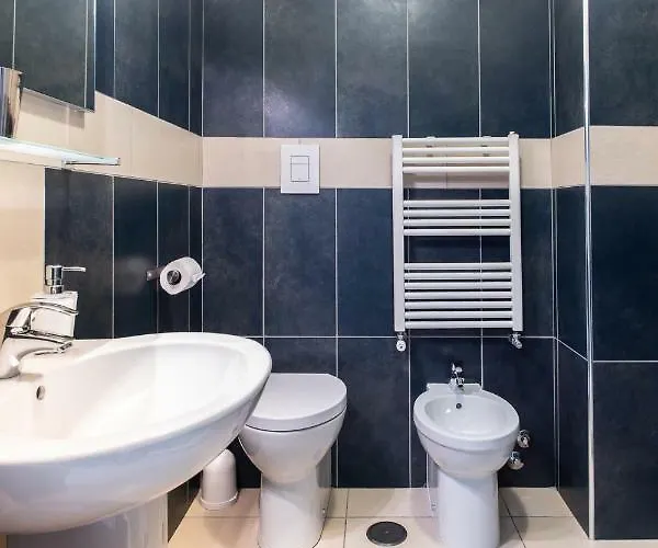 Toma La Luna 4* نابولي